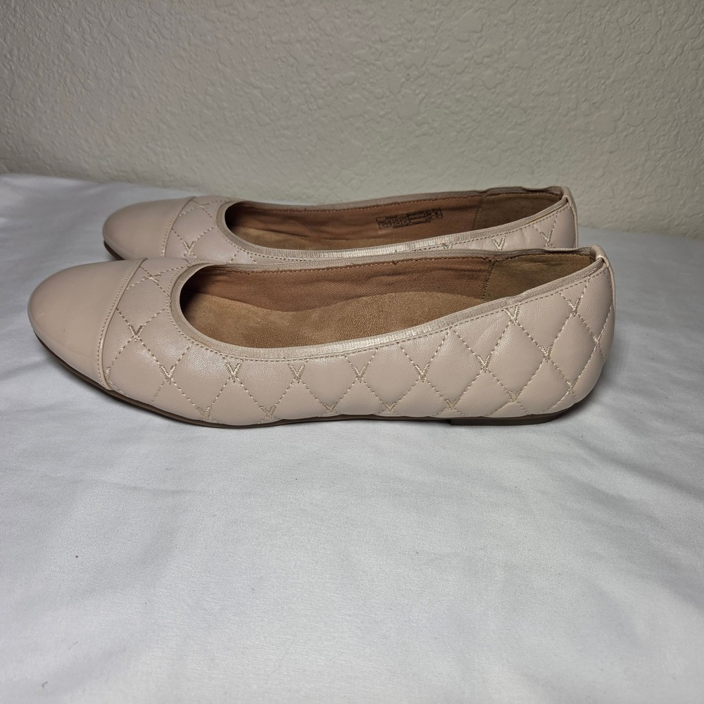 Vionic Desire Quilted Ballet Flats Beige Patent Cap Toe Shoes Womens 10